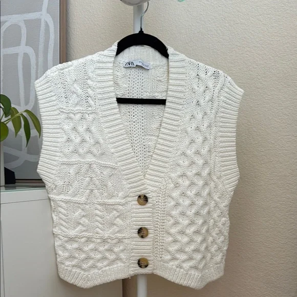 Zara Knit Button-Up Vest - Picture 1 of 7